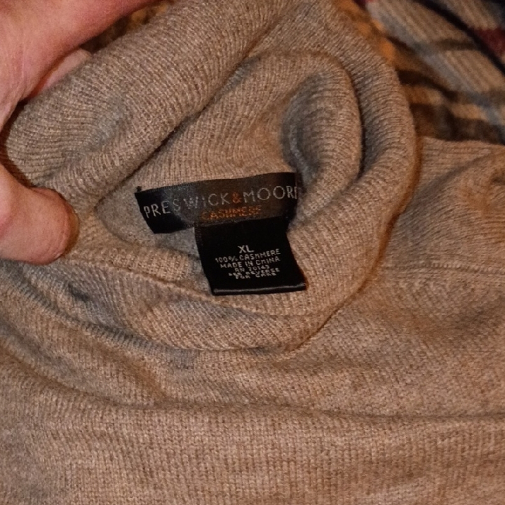 Preswick & Moore Women's 🤎 Brown/Beige Turtleneck Cashmere Sweater